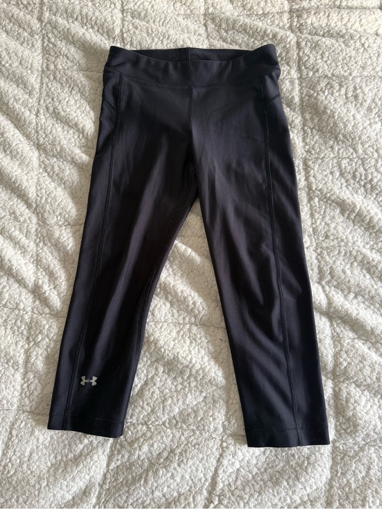 Under Armour Pants - Under Armour Black Cropped Training Leggings